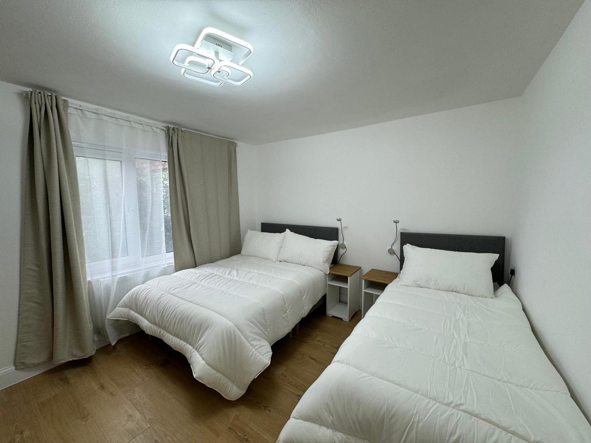 Newly Refurbished 2bd Flat Close To Excel London