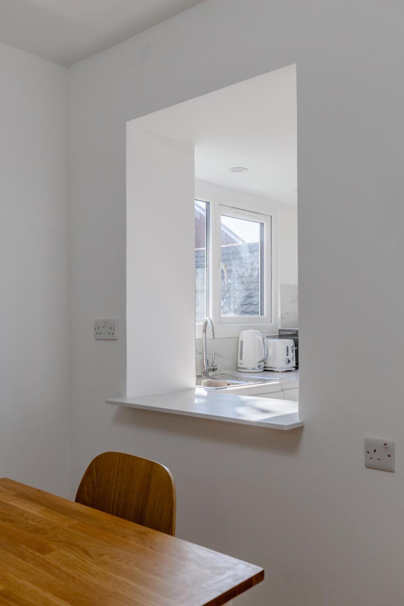 Newly Refurbished 2bd Flat Close To Excel Londra