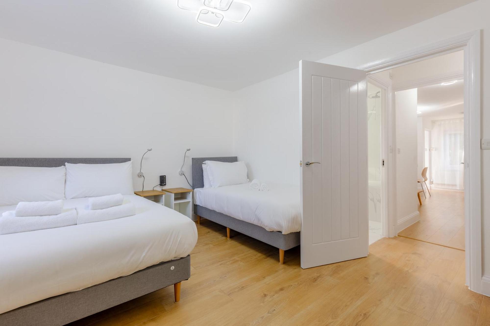 Newly Refurbished 2bd Flat Close To Excel * Londra